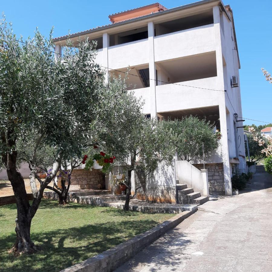 Apartmani Maria Preko Buitenkant foto